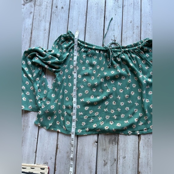 Billabong | Bell Sleeve Off-Shoulder Floral Top | M | Green - Picture 2 of 11